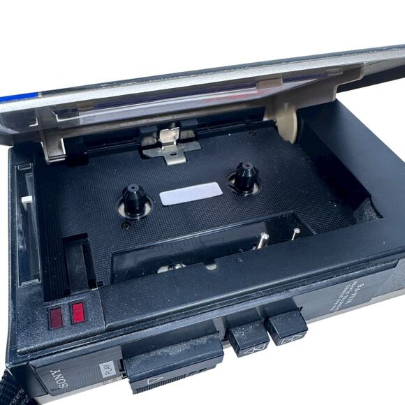 Vintage Sony WM-F8 Walkman FM/AM Cassette Player Stranger Things PARTS OR REPAIR - Picture 6 of 9